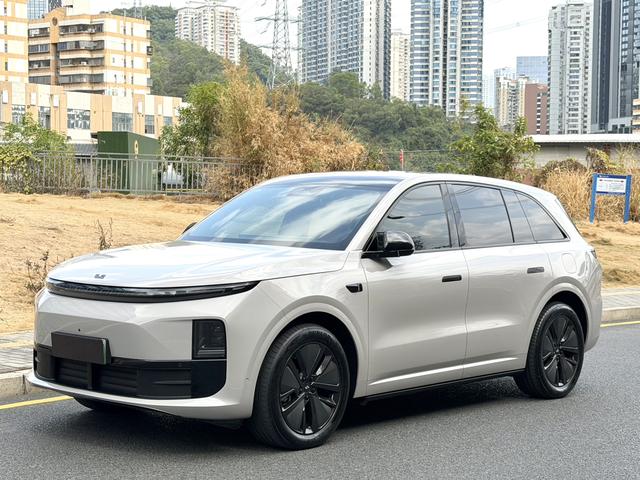 Certificated Pre-Owned Li Auto L6 2024 Pro Edition -u22753502