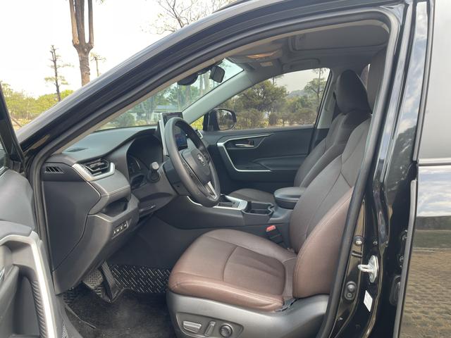 Certificated Pre-Owned RAV4 Rongfang 2021 2.0L CVT Two-Wheel Drive Fashion Edition - u22053209