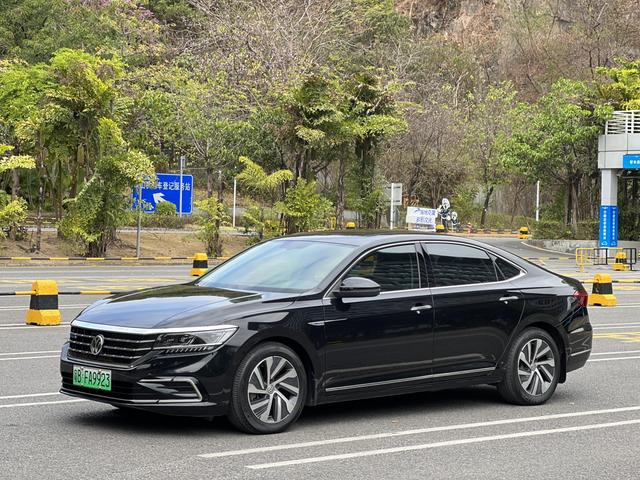 Certificated Pre-Owned Volkswagen Passat PHEV 2019 430PHEV Hybrid Luxury Edition -u22716932