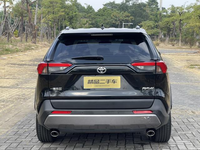 Certificated Pre-Owned RAV4 Rongfang 2021 2.0L CVT Two-Wheel Drive Fashion Edition - u22053209