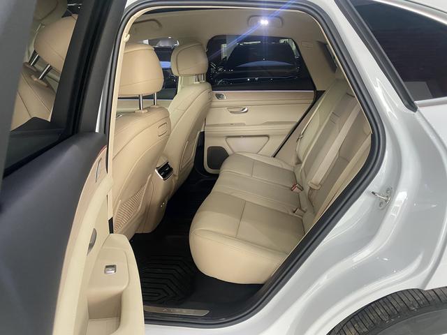 Certificated Pre-Owned Wenjie M5 2025 Extended Range Ultra Rear-Wheel Drive Version -u22239117