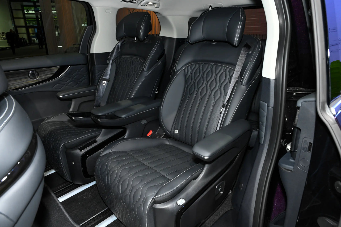 Dongfeng Forthing Wind Planet Ocean V9 -Hybrid PHEV