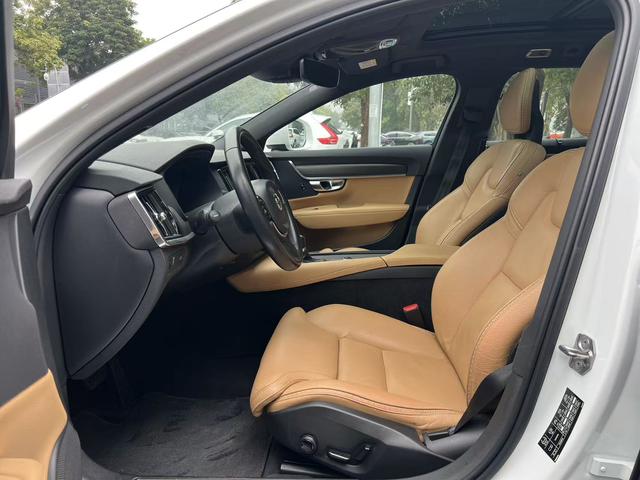 Certificated Pre-Owned Volvo V90 2019 Cross Country T5 AWD Inscription Plus National VI - u22621268