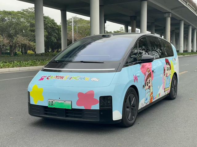Certificated Pre-Owned Li Auto MEGA 2025 Home Special Edition for Families -u22528478