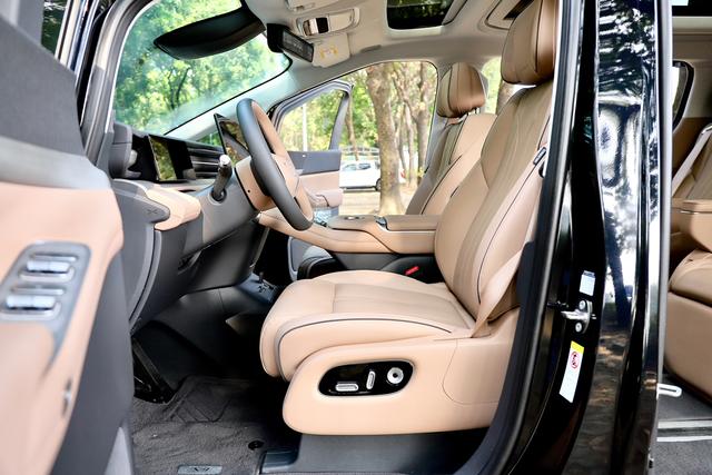 Certificated Pre-Owned XPENG X9 2025 All-Electric 650 Long Range Maxu22131487