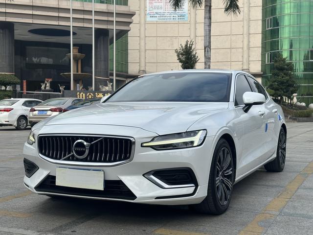 Certificated Pre-Owned Volvo S60 2020 T4 Inscription Luxury Edition - u22692537
