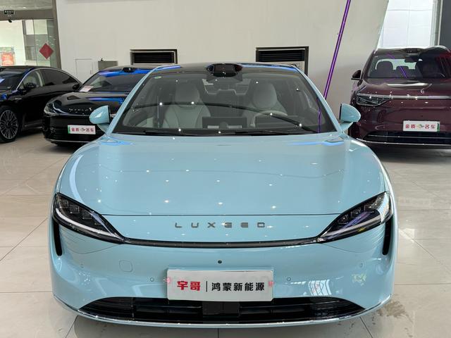 Certificated Pre-Owned Zhijie S7 2024 Long Range Edition Max