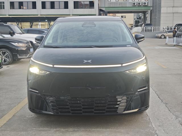 Certificated Pre-Owned XPENG X9 2025 All-Electric 650 Long Range Max -u22352047