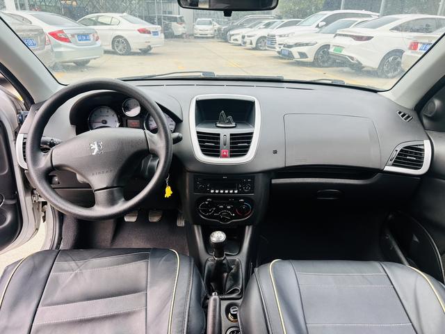 Certificated Pre-Owned Peugeot 207 2013 CROSS 1.4L Manual Pinle Edition - u22136643