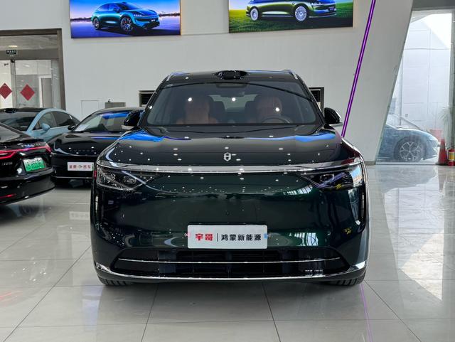 Certificated Pre-Owned Wenjie M8 2025 Extended-Range Ultra Six-Seater Edition -u22481980