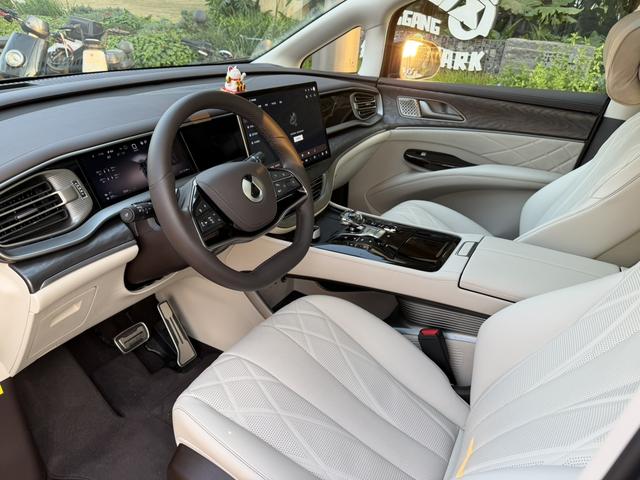 Certificated Pre-Owned Denza D9 DM 2025 Intelligent Driving Edition 1020 4WD Premium Version -u22439870