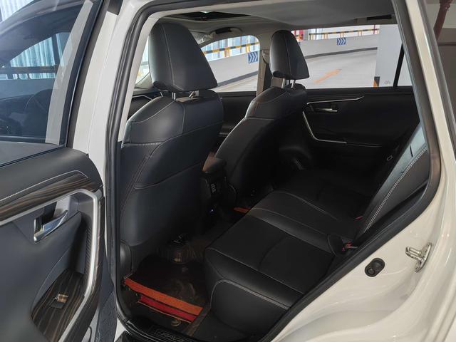 Certificated Pre-Owned RAV4 Rongfang 2021 2.0L CVT Four-wheel Drive Fashion Plus Edition - u22232164