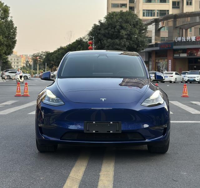 Certificated Pre-Owned Tesla Model Y 2021 Long Range All-Wheel Drive Version 3D3/3D5