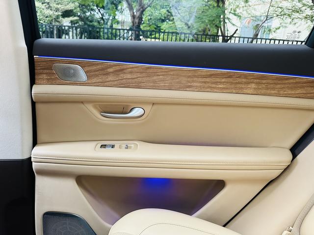 Pre - Owned 2024 AITO M7 Plus Five - seat Rear - wheel Drive Edition