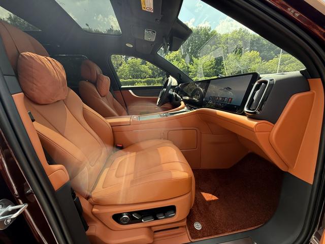 Pre - Owned 2025 AITO M9 Extended - Range Ultra Six - Seat Edition