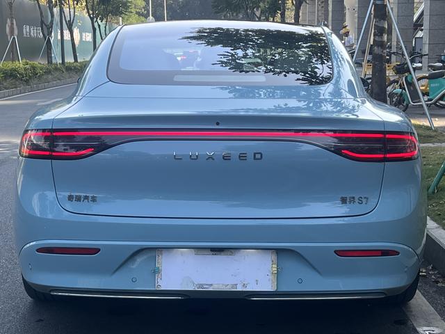 Certificated Pre-Owned Zhijie S7 2025 Max Rear-Wheel Drive Long-Range Version -u22479384