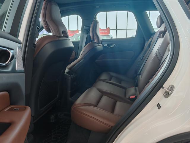 Certificated Pre-Owned Volvo XC60 PHEV 2025 T8 AWD Long-Range Inscription Luxury Edition