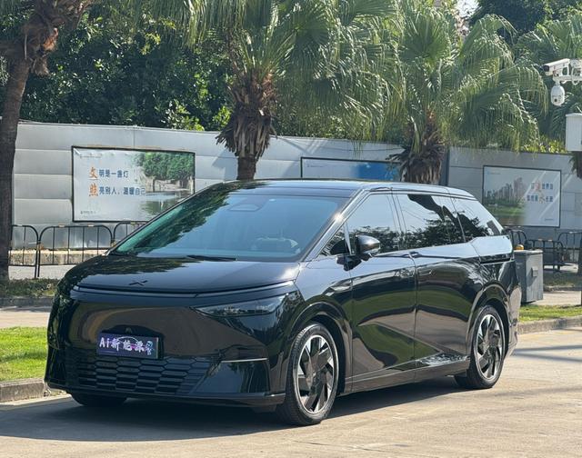 Certificated Pre-Owned XPENG X9 2024 702 Ultra Long Range Max-u21772463