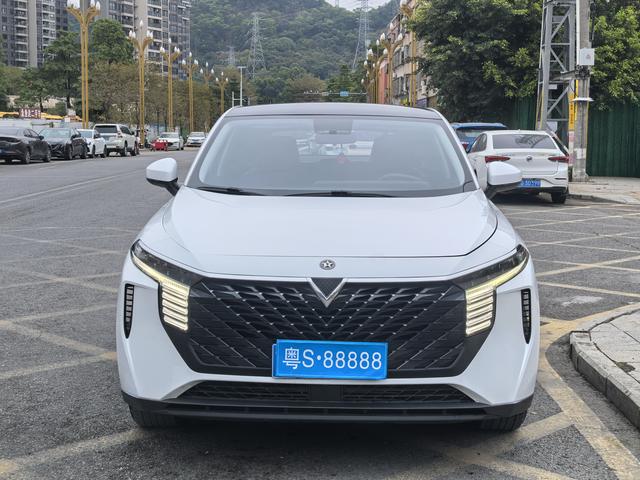 Certificated Pre-Owned Dongfeng Nissan Venucia Big V 2022 260T Idol Edition - u22627056