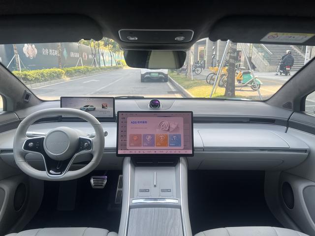 Certificated Pre-Owned Zhijie S7 2025 Max Rear-Wheel Drive Long-Range Version -u22479384