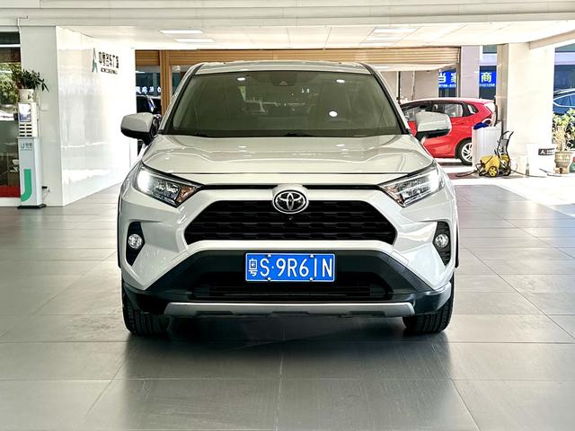 Certificated Pre-Owned RAV4 Rongfang 2021 2.0L CVT Two-wheel Drive Fashion Edition - u22457357