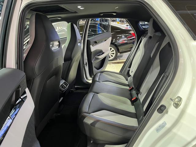 Certificated Pre-Owned Changan UNI-V Intelligent Electric iDD 2024 Model Blue Whale Intelligent Electric iDD 136km Intelligent Cool Version -u22075154