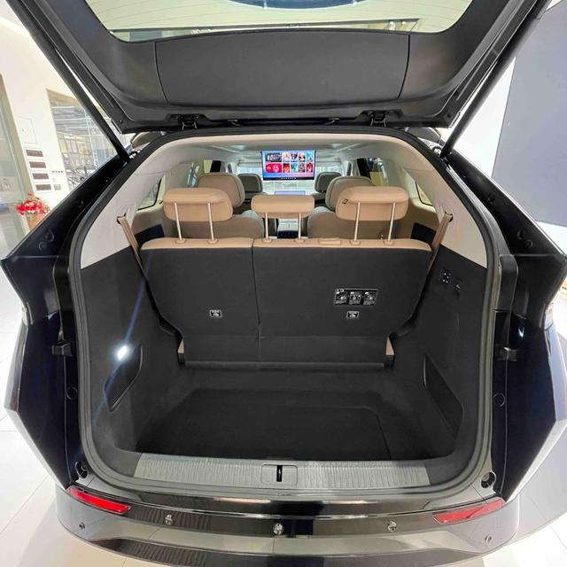 Certificated Pre-Owned XPENG X9 2025 Pure Electric 740 Ultra-Long Range Maxu22319447