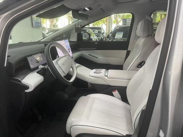 Certificated Pre-Owned XPENG X9 2024 Model 640 Four-Wheel Drive High-Performance Max-u22152283