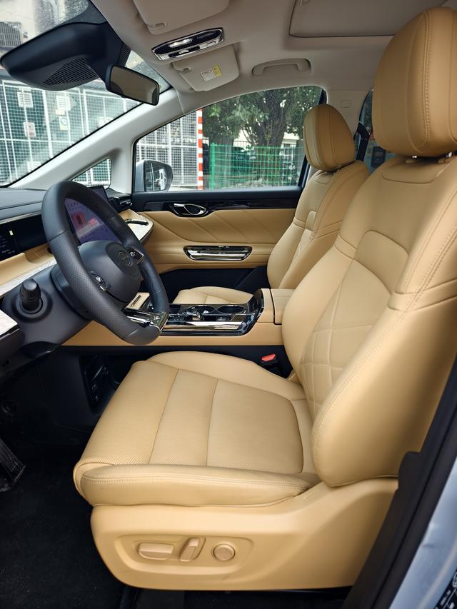 Certificated Pre-Owned GAC Trumpchi E8 PHEV 2024 2.0ATK 150km MAX+