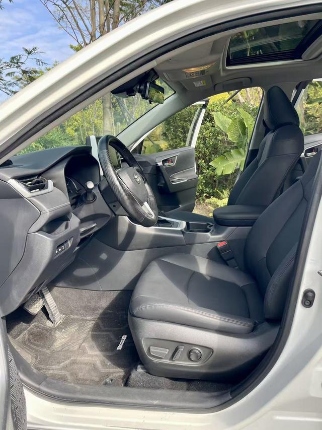 Certificated Pre-Owned RAV4 Rongfang 2021 2.0L CVT Two-Wheel Drive Fashion Edition - u22072343