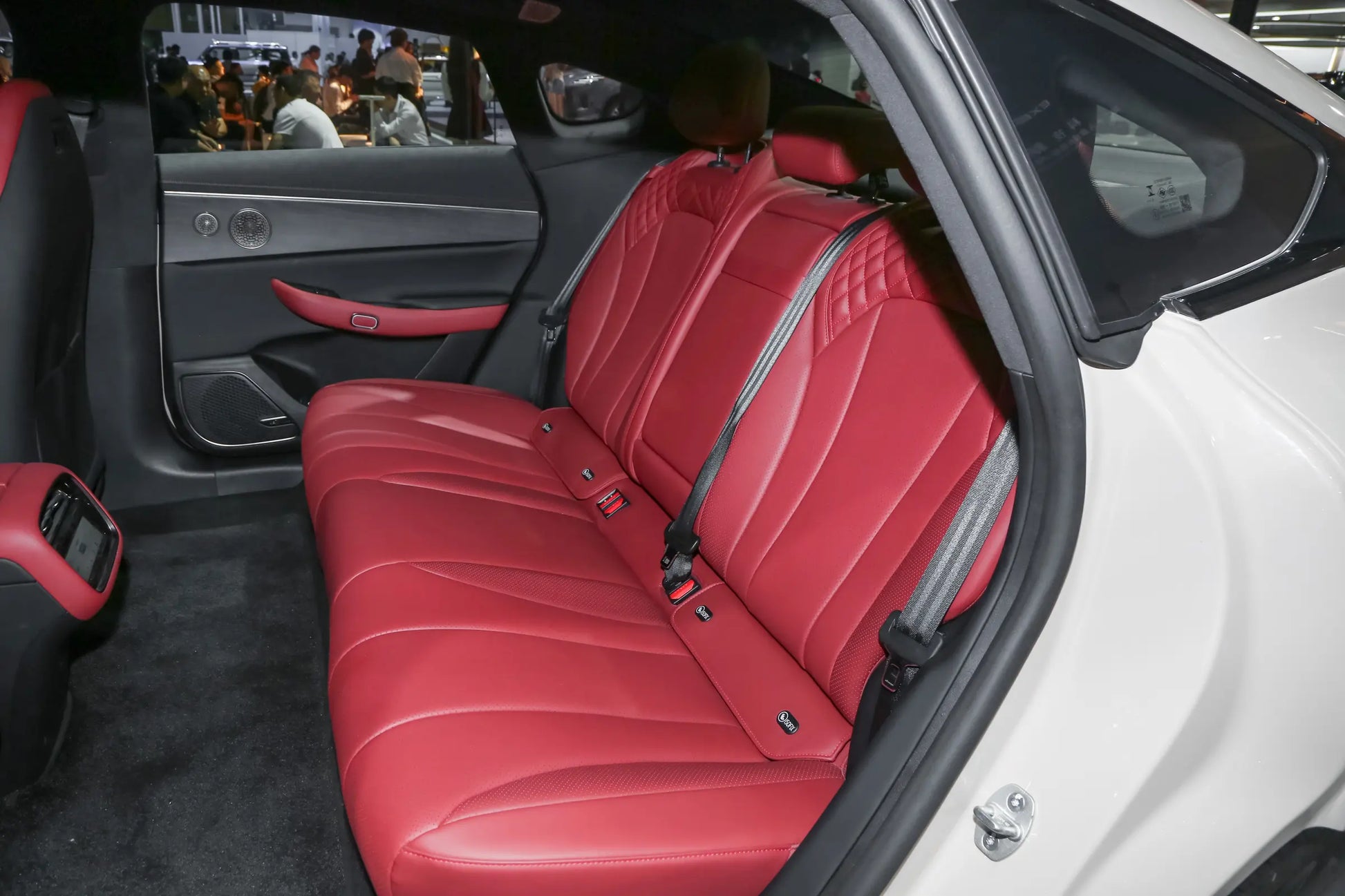 Exeed Stellar Era ES-Hybrid REEV