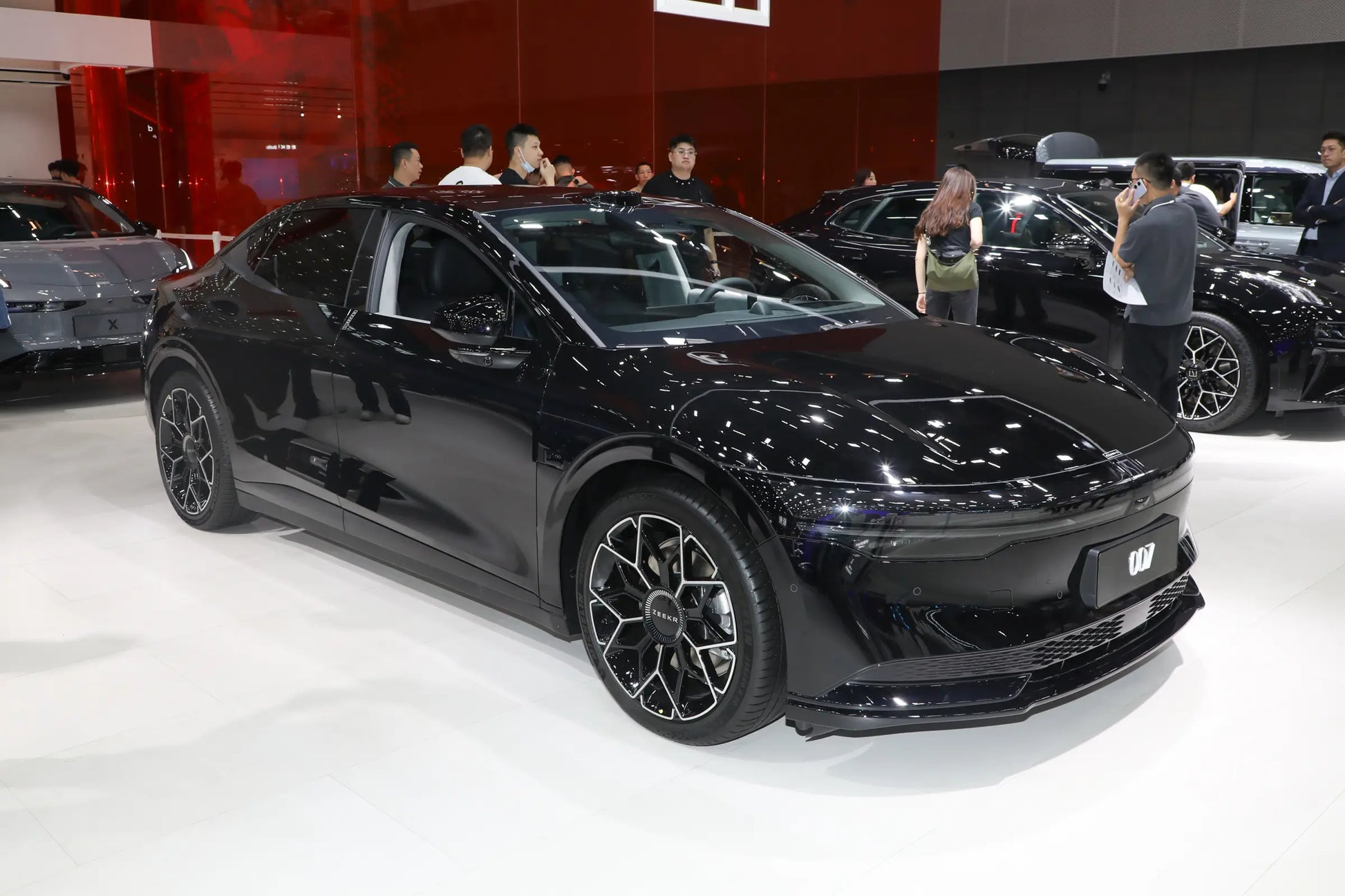 ZEEKR 007
