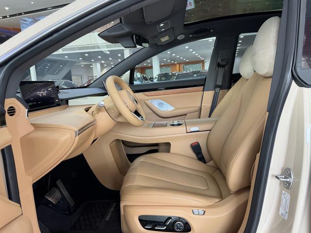 Certificated Pre-Owned Zhijie R7 2025 Extended Range 53.4kWh Max Rear-Wheel Drive Version -u22669618