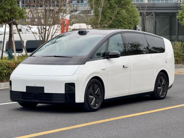 Certificated Pre-Owned Li Auto MEGA 2024 Ultra Edition -u21489507