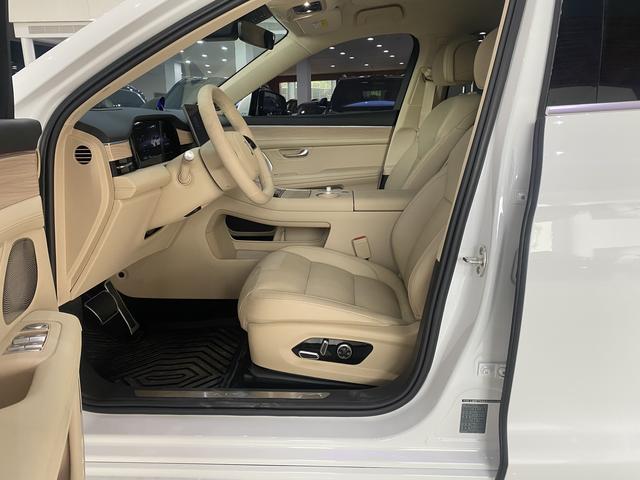 Certificated Pre-Owned Wenjie M5 2025 Extended Range Ultra Rear-Wheel Drive Version -u22239117